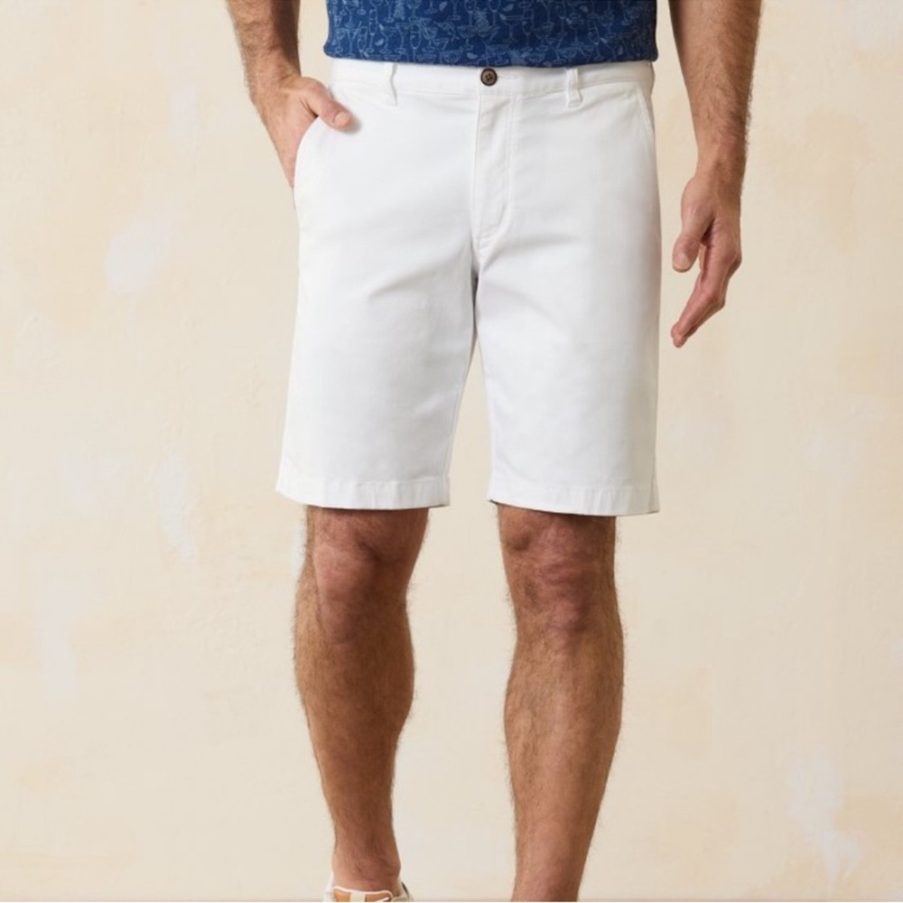 Tommy Bahama Men's White Boracay 10-Inch Chino Shorts